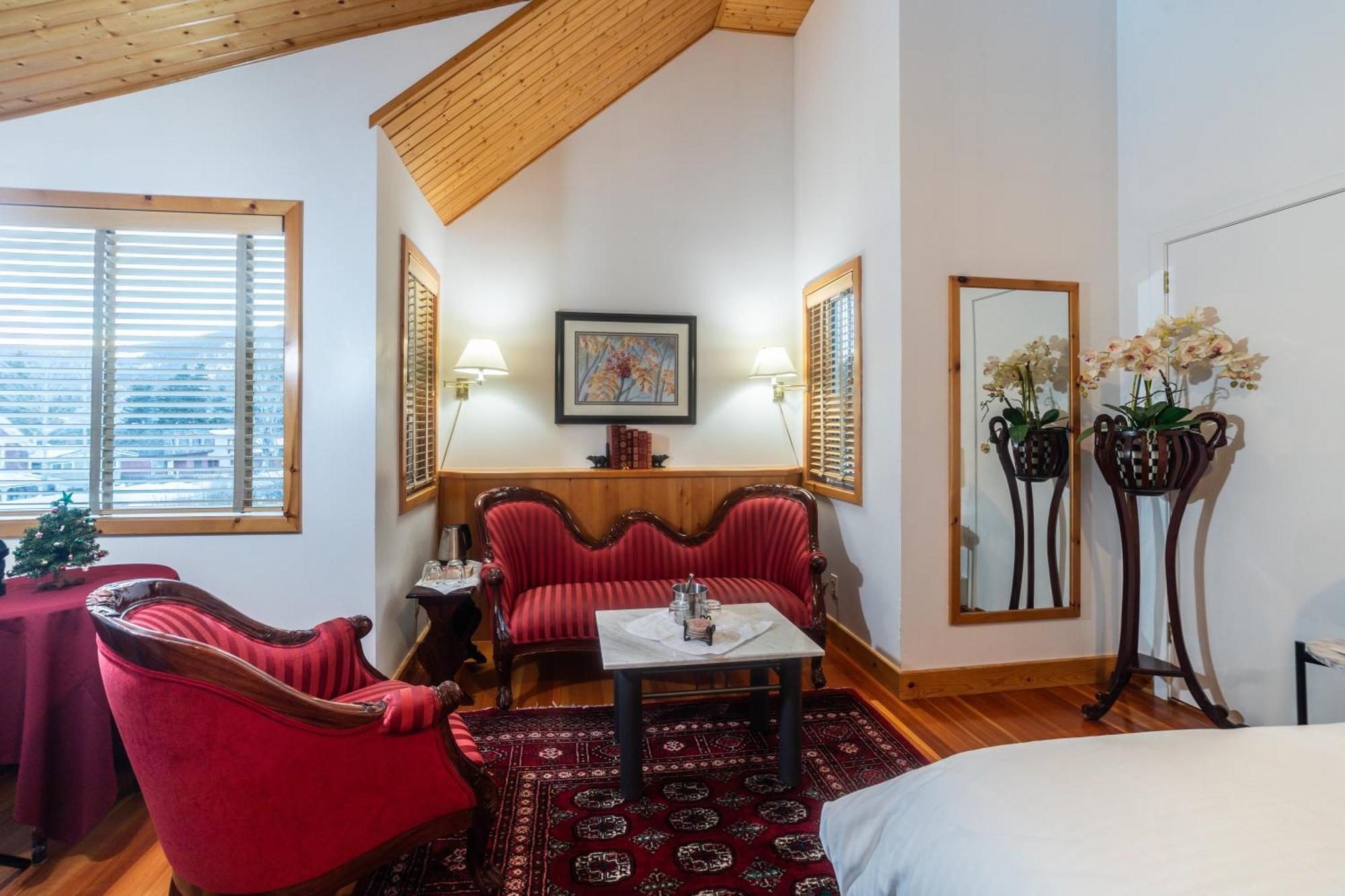 Beaujolais Boutique B&B At Thea'S House Банф Экстерьер фото